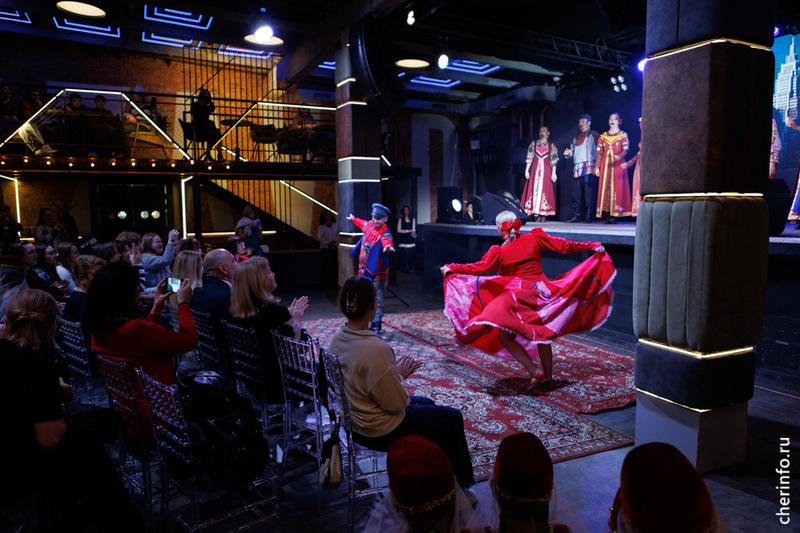    Концерт прошел в арт-кластере "Завод" на Гоголя. Зрители увидели девять номеров, узнали о культуре Мадагаскара,