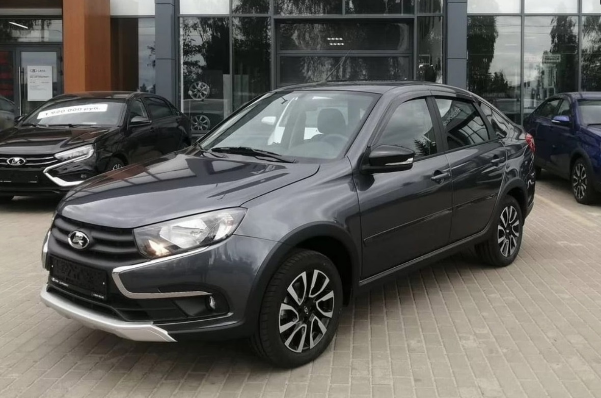 Lada Granta бессменный лидер российского авторынка. Фото из открытых источников