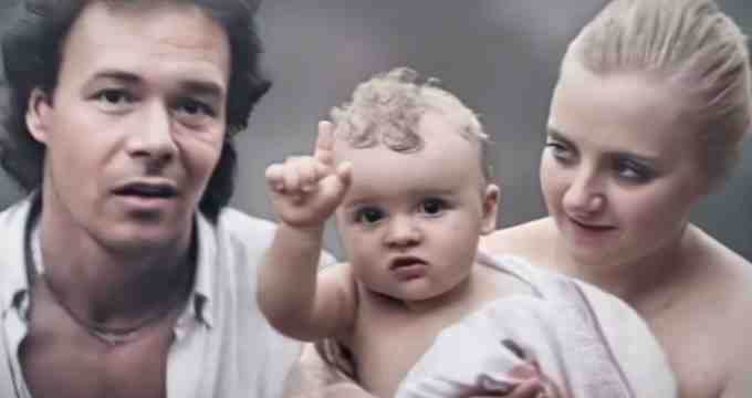 Михаил Муромов, Вера Сапронова и их сын. Фото: кадр из интервью