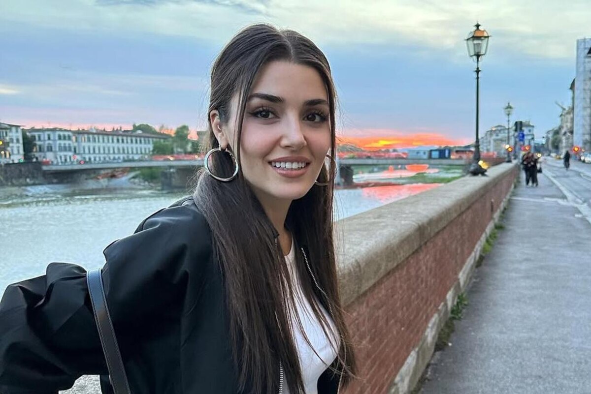    Ханде Эрчел соцсети / @handemiyy