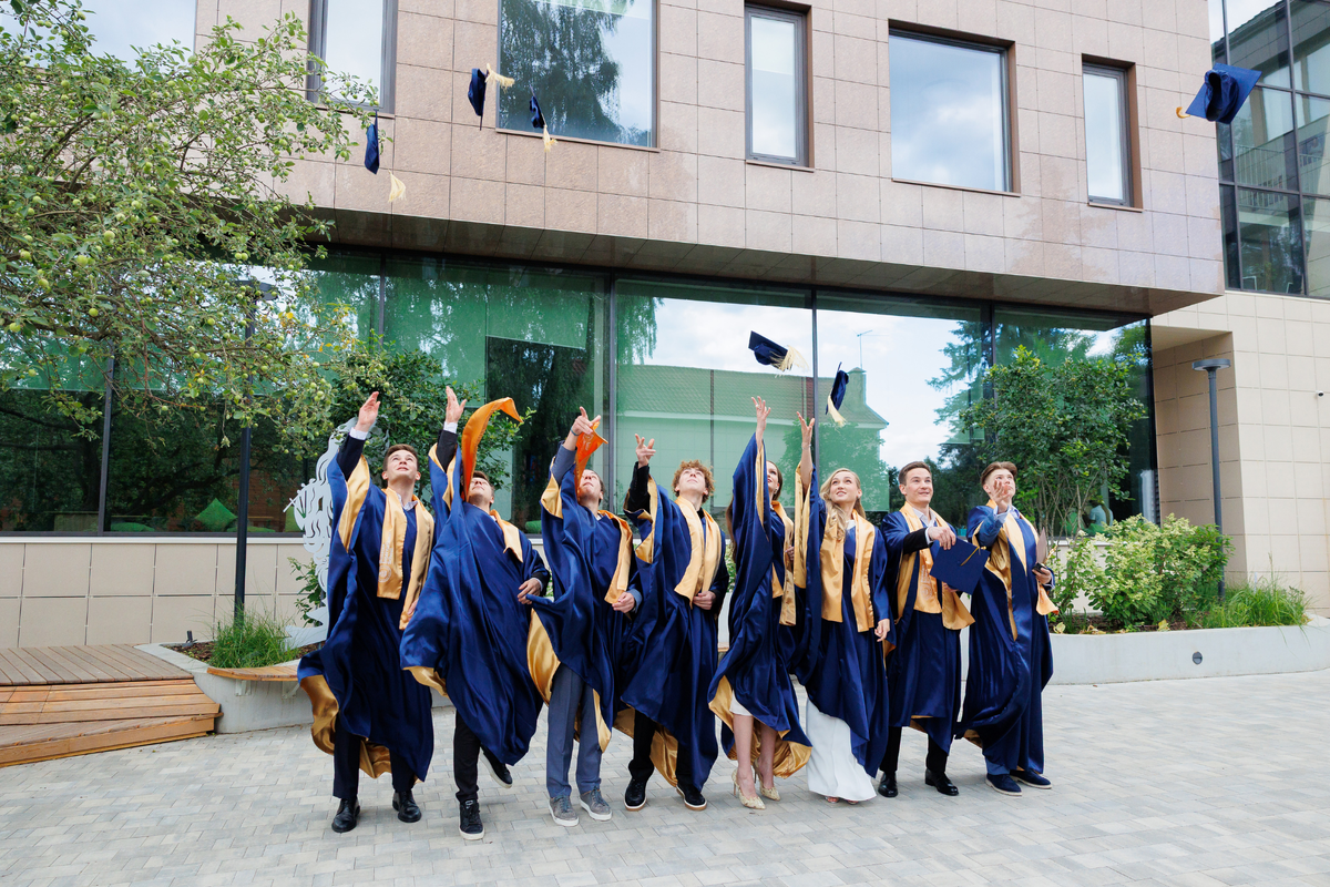 Выпускники Russian International School - 2025 г.