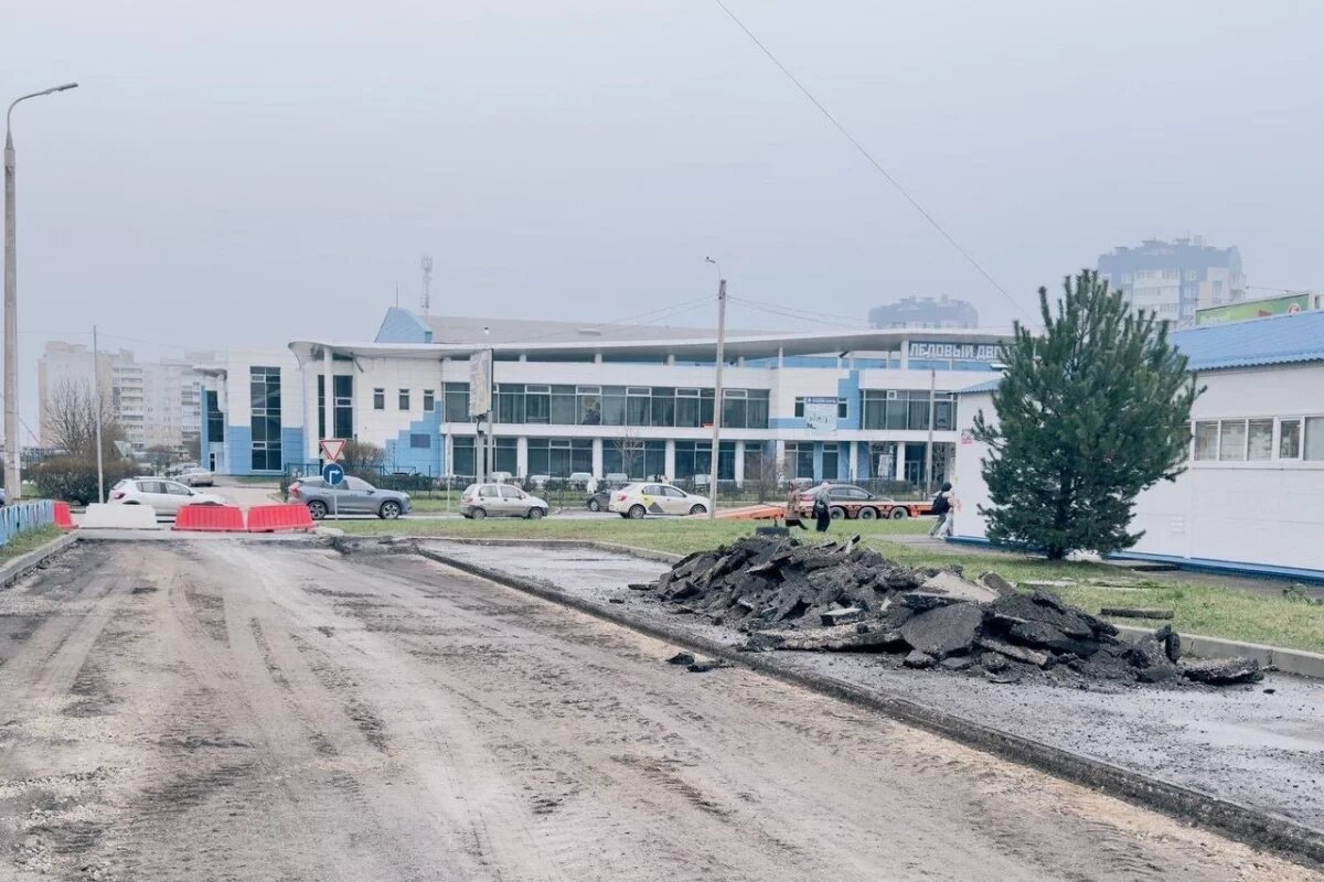    До середины декабря в Пскове отремонтируют проезд около Ледового дворца