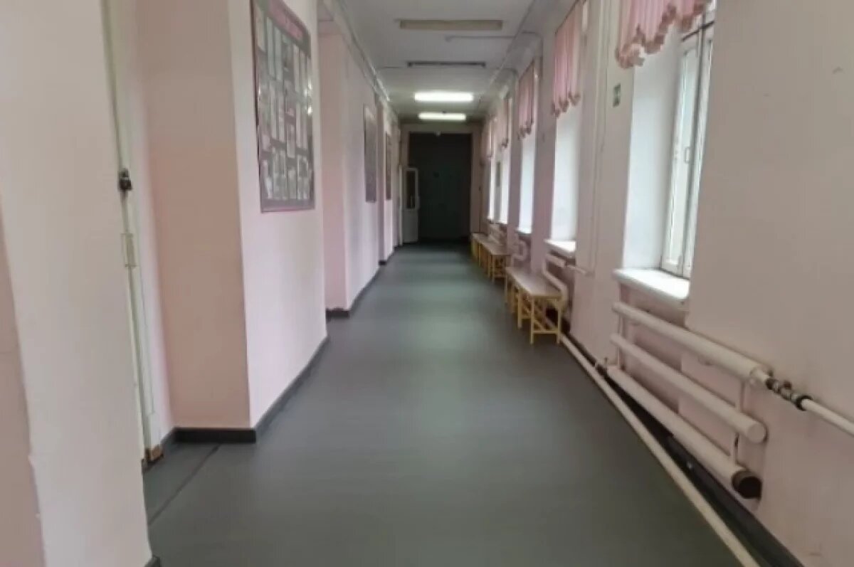    Чтобы отремонтировать школу, пришлось прервать образовательный процесс.