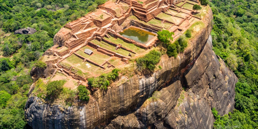 Вы не поверите, что это существует: древний город на вершине скалы в Шри-Ланке