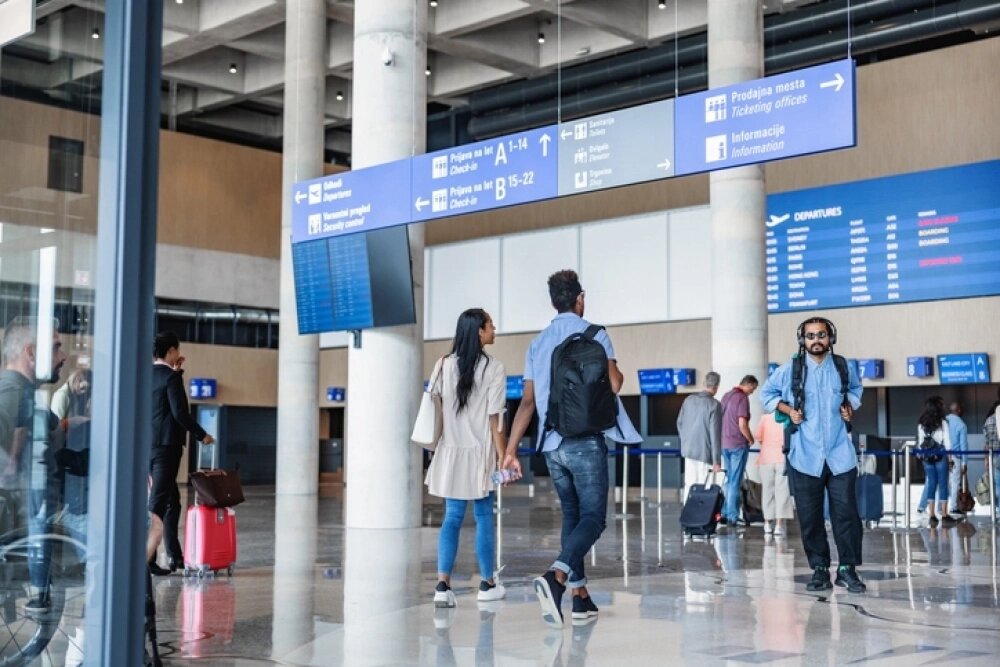    Если вы бродите по пустому залу, значит, вы ищете направление. Фото: istockphoto.com