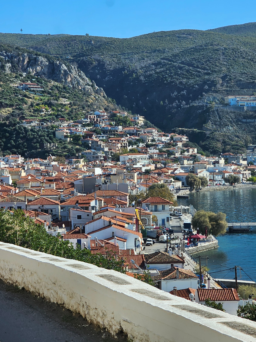 Спускаемся к Лимни