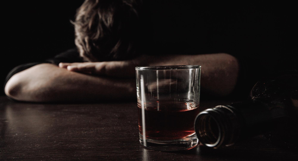 Что такое запойная форма алкоголизма и чем она опасна