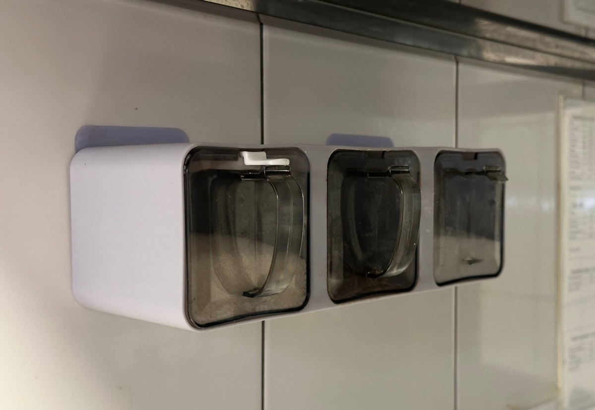 вот такой удобный органайзер для специй у нас есть 