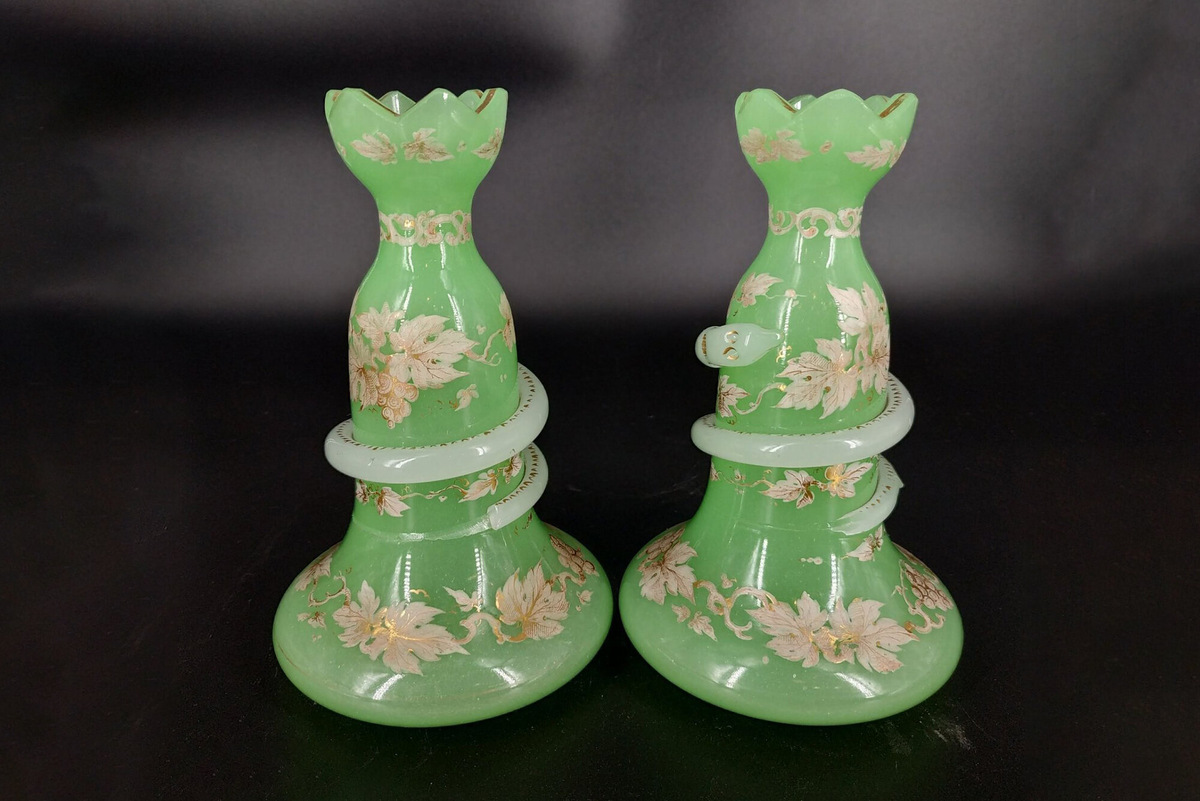 Парные вазочки из уранового стекла, Мешок