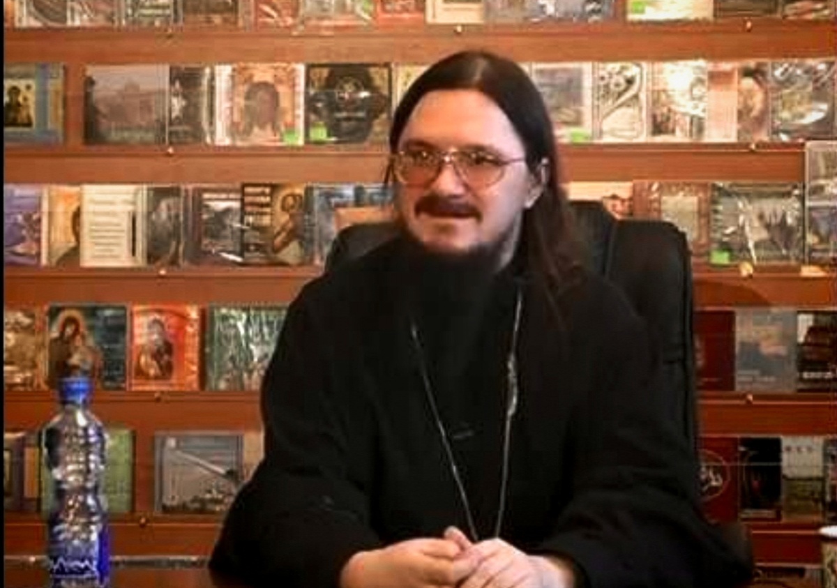 Даниил Сысоев (12.01.1974 — 20.11.2009 гг.) — иерей, настоятель храма Святого апостола Фомы (г. Москва), кандидат богословия, публицист, писатель, проповедник, миссионер.