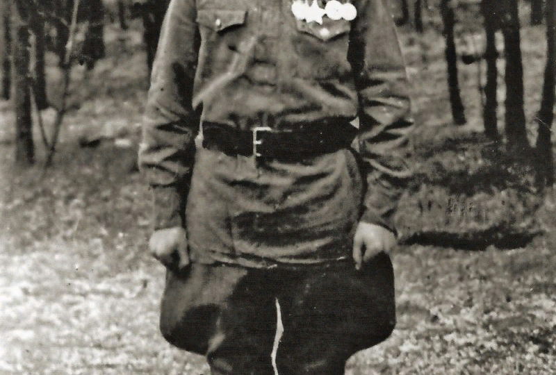 Он водрузил Красное Знамя над Рейхстагом раньше Егорова и Кантарии