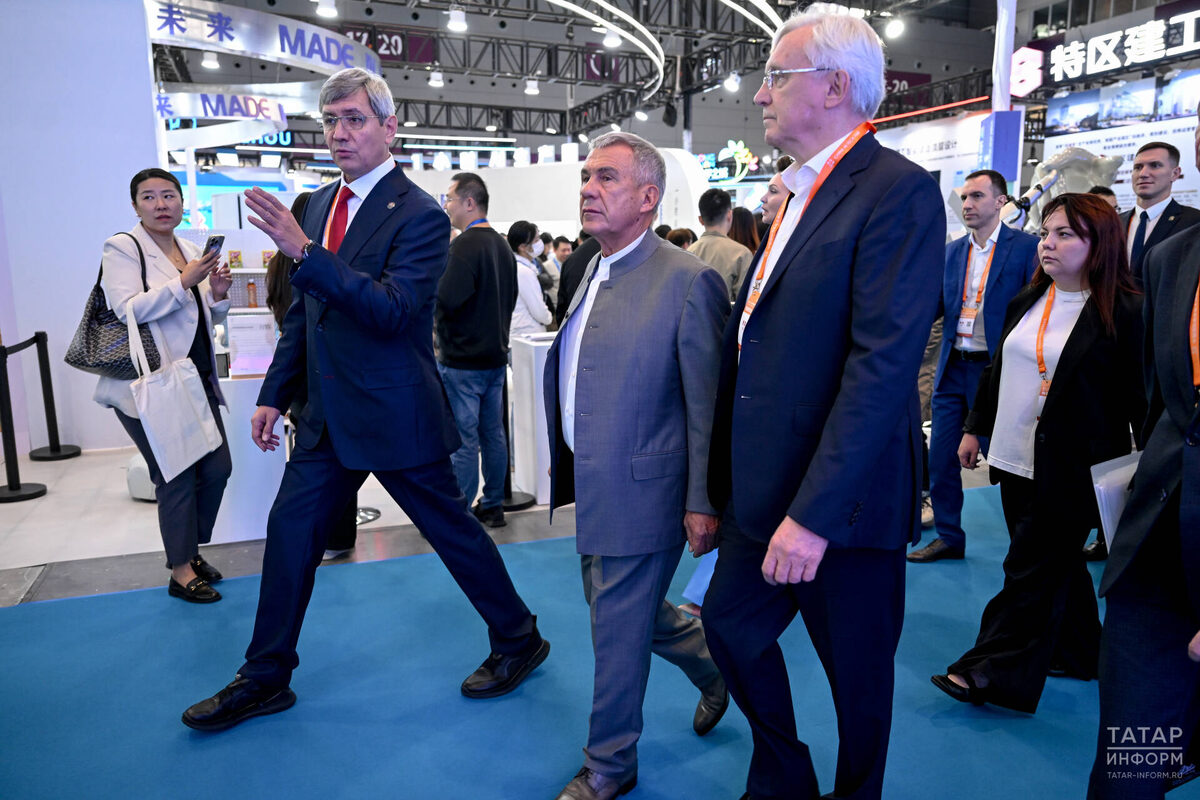Раис Татарстана Рустам Минниханов второй день находится с рабочим визитом в КитаеФото: rais.tatarstan.ru