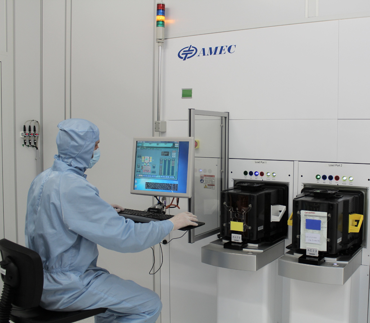 Зона травления в чистом помещении. Изображение: Abkorshak, CC BY-SA 4.0, commons.wikimedia.org