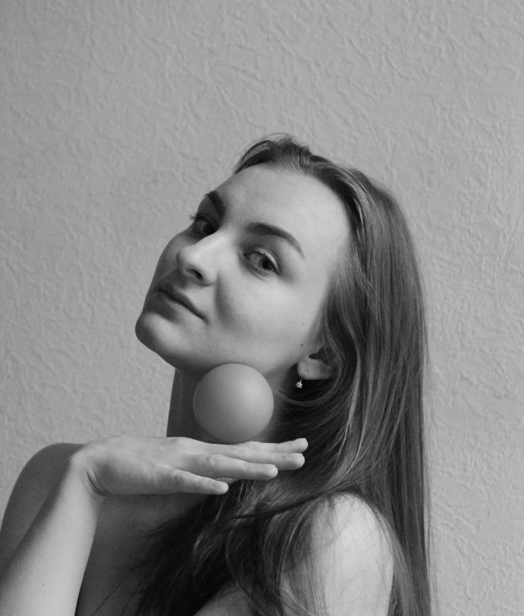 Привет, друзья! Вы в гостях у фитнес-тренера, специалиста по коррекции осанки и работе с болью в спине Исаковой Юлии 🤝