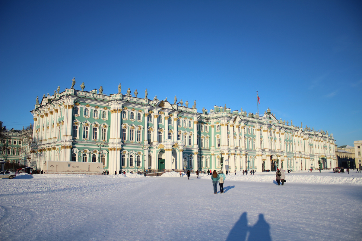 Дворцовая площадь в мороз -26. Единственное время, когда здесь почти нет туристов