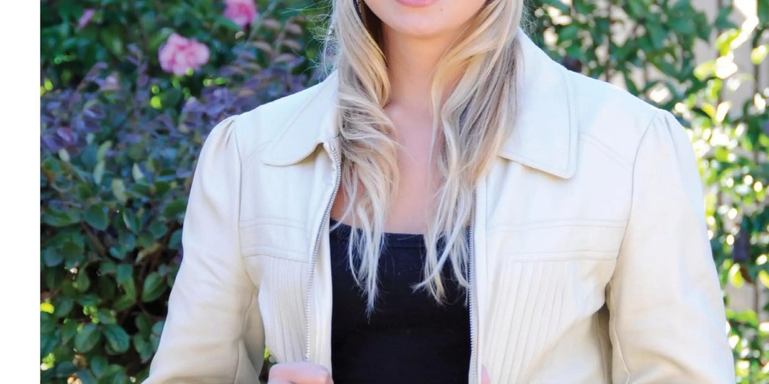 Маленькая тёплая шапка со "жгутами" — можно связать за пару зимних вечеров