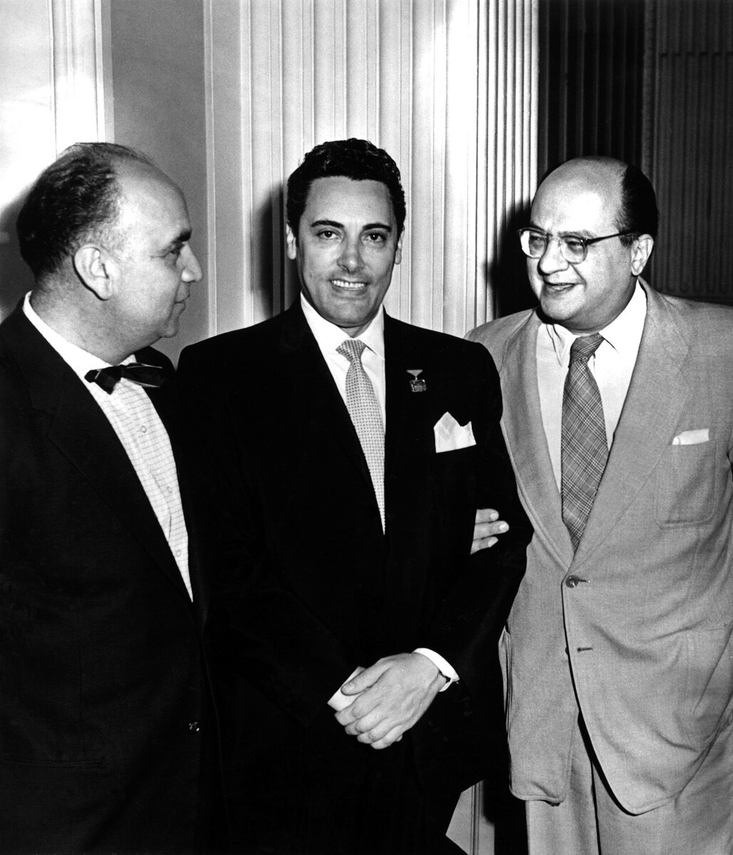 П.Г. Лисициан, Марио дель Монако, А.Ш. Мелик-Пашаев в Доме дружбы народов. Москва, 1959 го. 