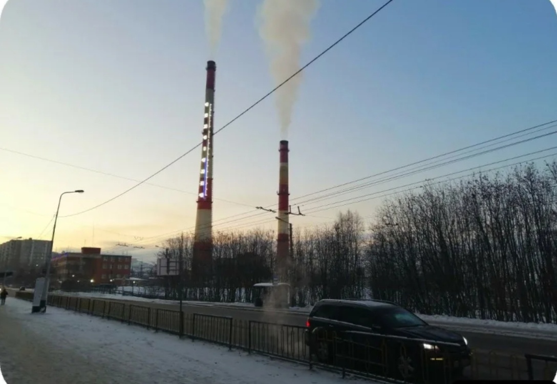 Фото из интернета, мои совсем неудачные, делала из окна отеля. Эту трубу видно на весь город