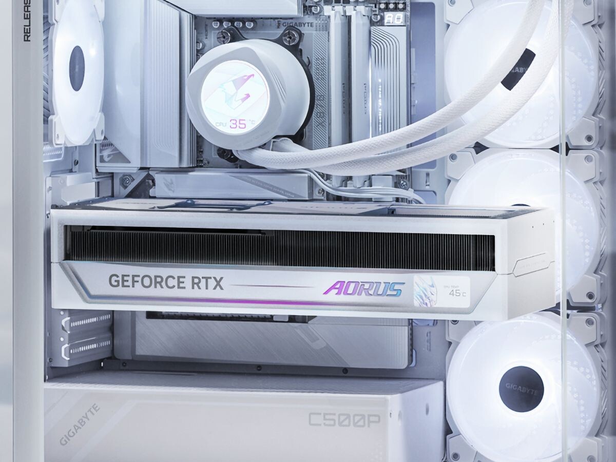    Блогер сделал RTX 5090 с двумя портами питания и потреблением свыше 800 Вт