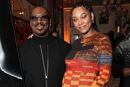     35-летняя дочь Эдди Мерфи призналась, что беременна первенцем