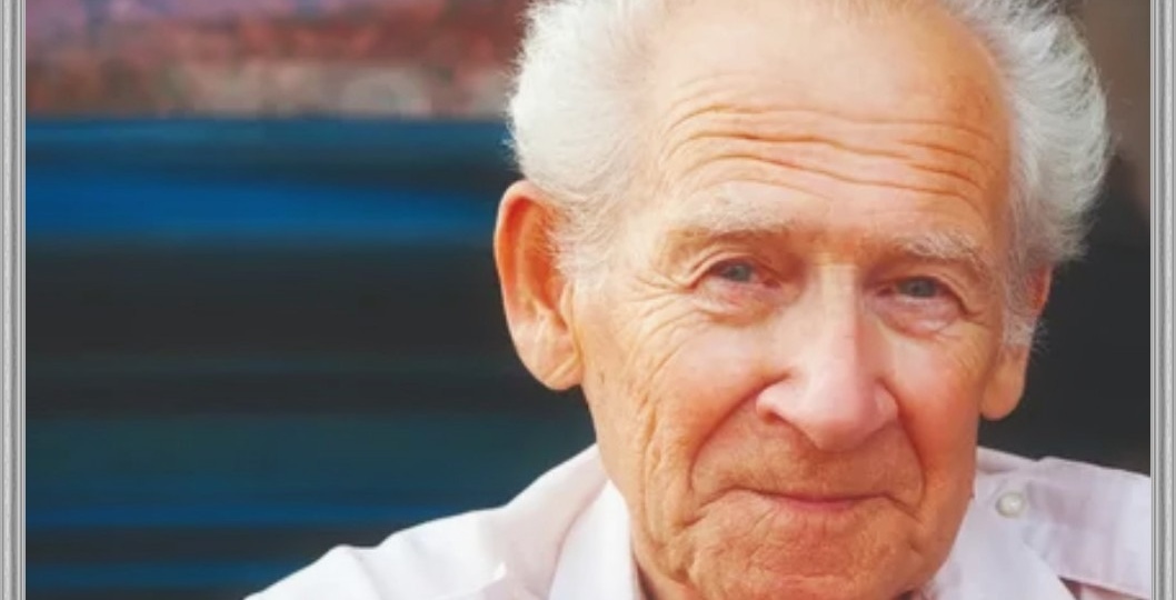 «Через месяц колени перестали ныть, а судороги ушли»: 95-летний терапевт о простом утреннем напитке, ставящем в тупик специалистов