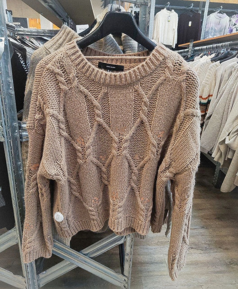 Джемпер от Vero Moda, обратите внимание на пайетки