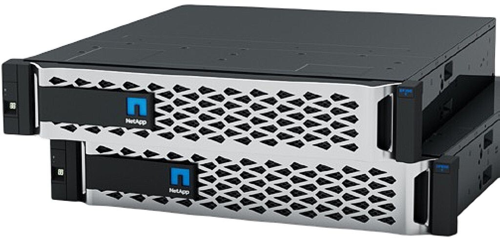 NetApp EF300C и EF600C вид спереди с фальш-панелью.