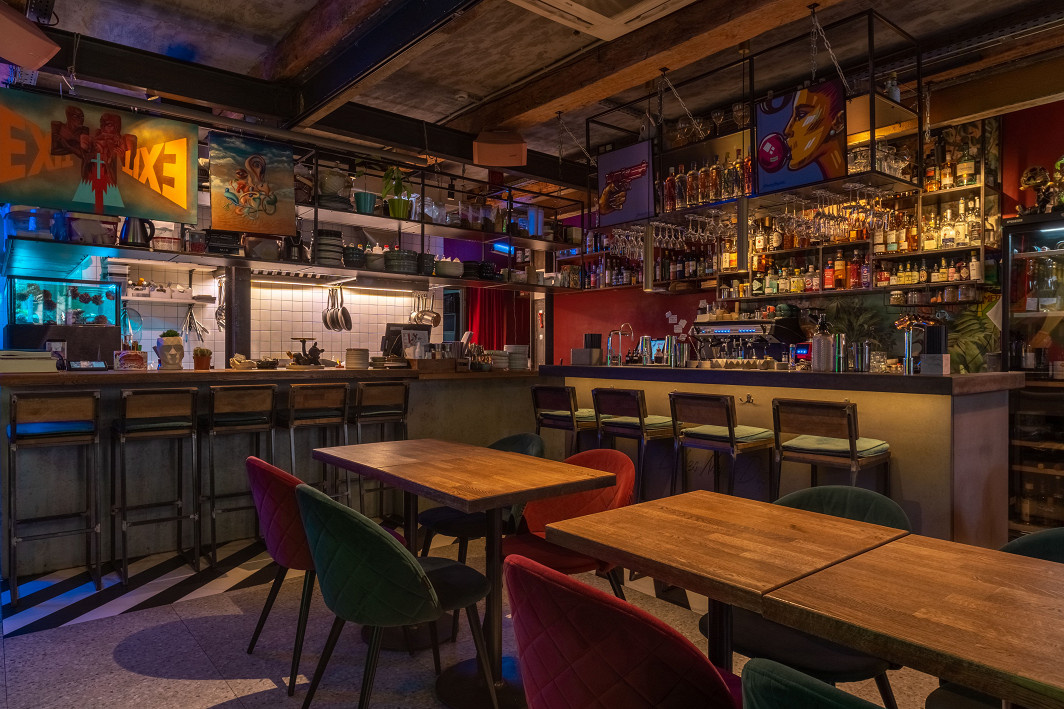 Бар “Babies Never Die” до переезда