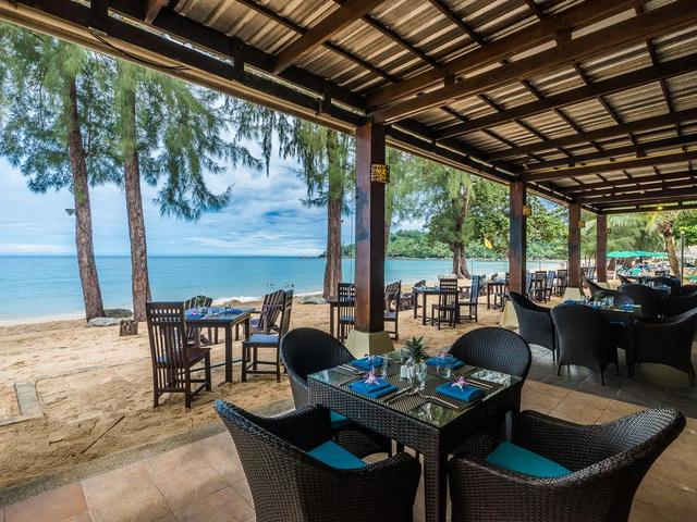 Хороший отель категории 4 звезды Khaolak Emerald Beach Resort & Spa, на курорте Као Лак, который подойдет в том числе для семейного отдыха. Изображение взято с сайта Travelata.
