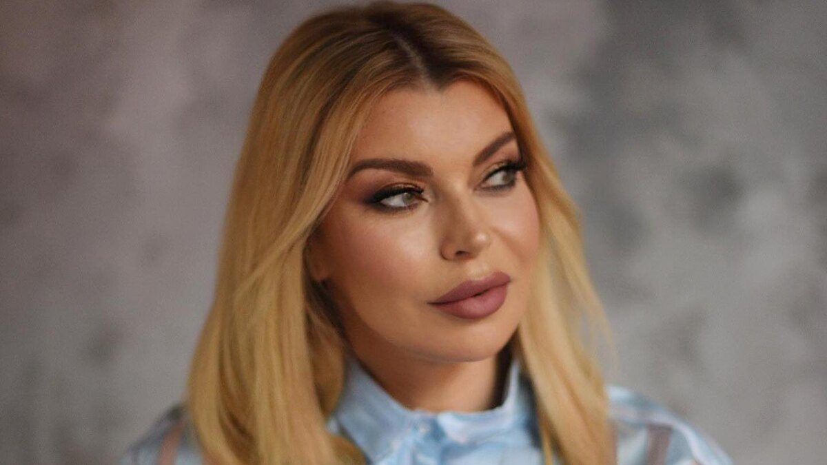 Лада Дэнс (настоящее имя — Лада Евгеньевна Волкова)