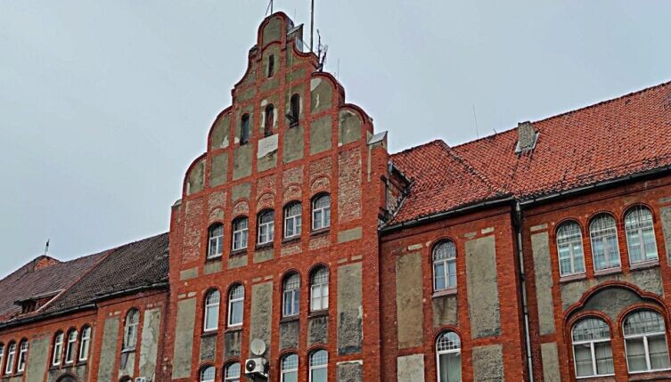    Комплекс зданий пехотных казарм Пиллау. Южные казармы. Главный, естественно, южный фасад. Вид с проспекта Ленина (бывш. Банштрассе) Фото: Анна Табаева, личный архив