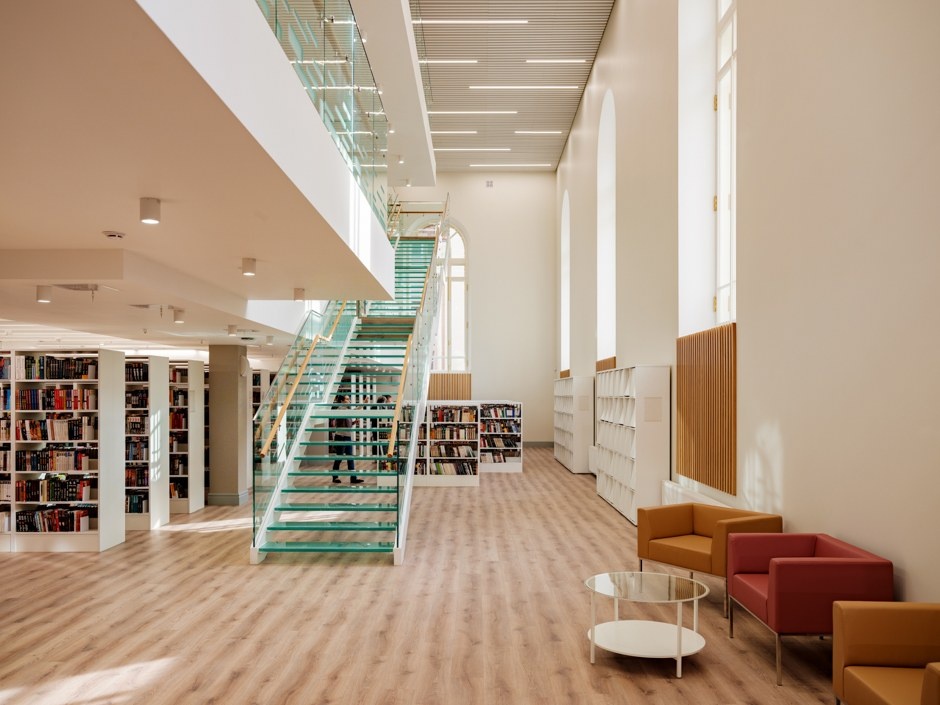 Изображение принадлежит https://spblib.ru