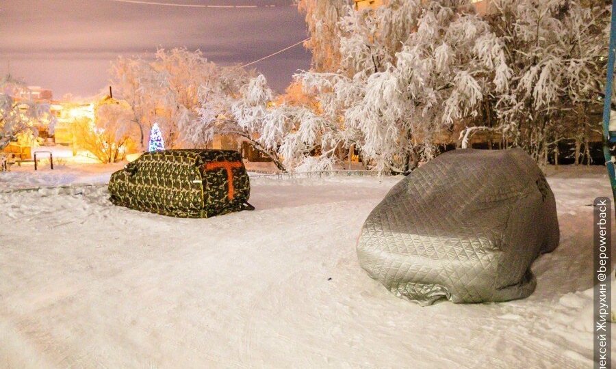 Наташу полюбили в Якутске: почему зимой машины города укутаны в одеяла