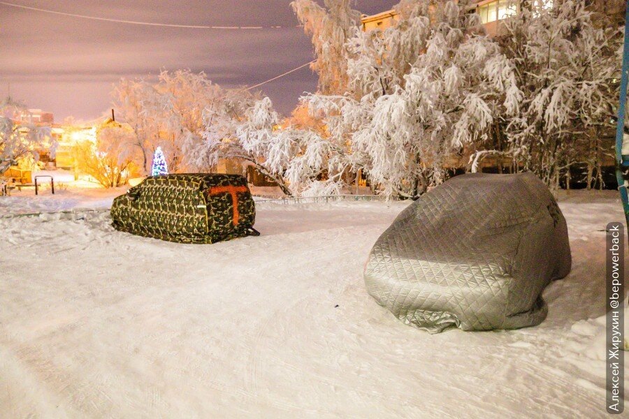 Жизнь в Якутии зимой: здесь "одеваются" потеплее не только люди, но и автомобили