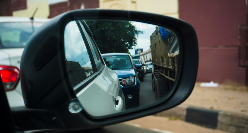    Водитель сзади прижимается слишком близко — простой способ заставить его увеличить дистанцию