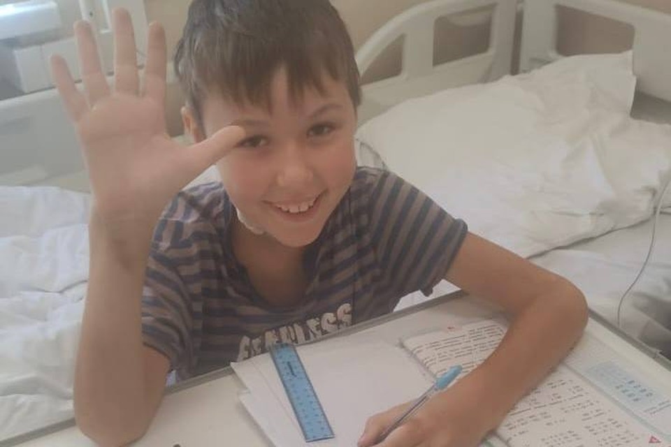    Ваня делает уроки в больнице. Фото: предоставлено мамой мальчика.