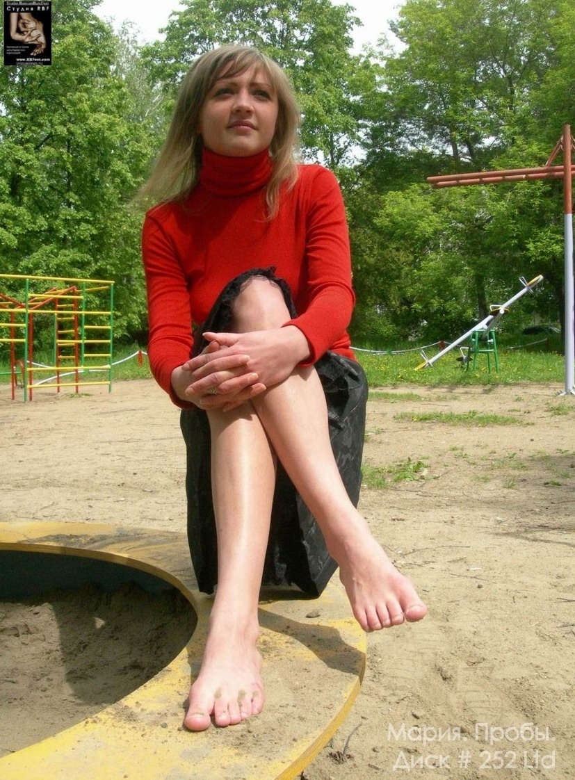 Та самая Маша, активно разувшая своих товарок.