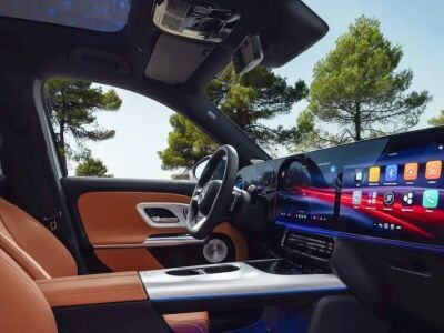    Mercedes показала интерьер нового GLB EV [ФОТО]