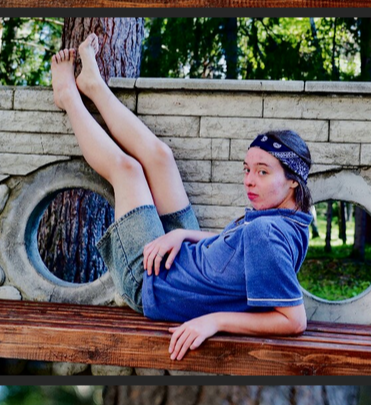 Заземляется? Отдыхает? Закаляется? Нет, просто любит.