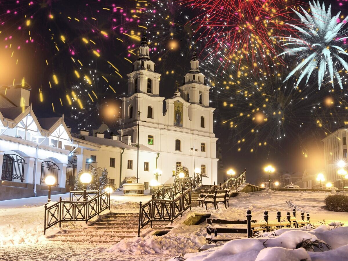    Новогодний салют в Минске © Getty Images / Dzmitrock87