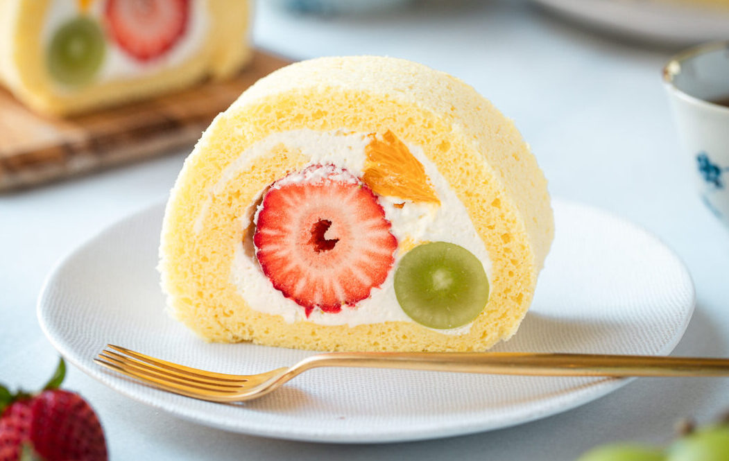 Фруктовый рулет в разрезе 