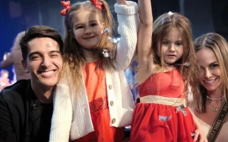 Станислав, Алексия, Микаэла, Аурика. 