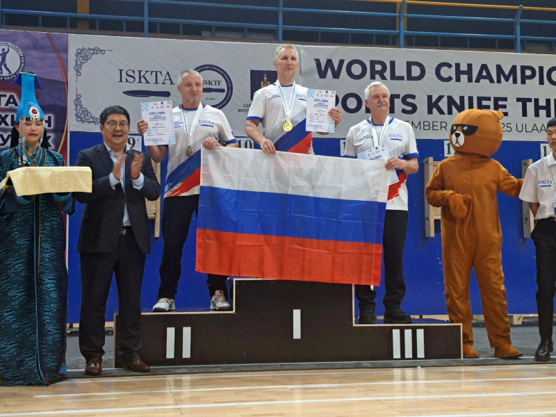    Житель Карелии привез семь наград с чемпионата мира по метанию ножаЦСП / VK