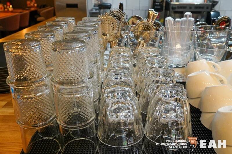    ЕАН. Пустые стаканы