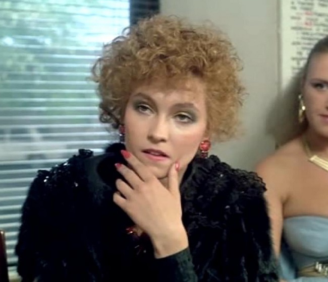 Ингеборга Дапкунайте. Кадр из фильма «Интердевочка» (1989). Скриншот. Далее в Галерее - кадр из фильма «Воскресный день в аду» (1988). 