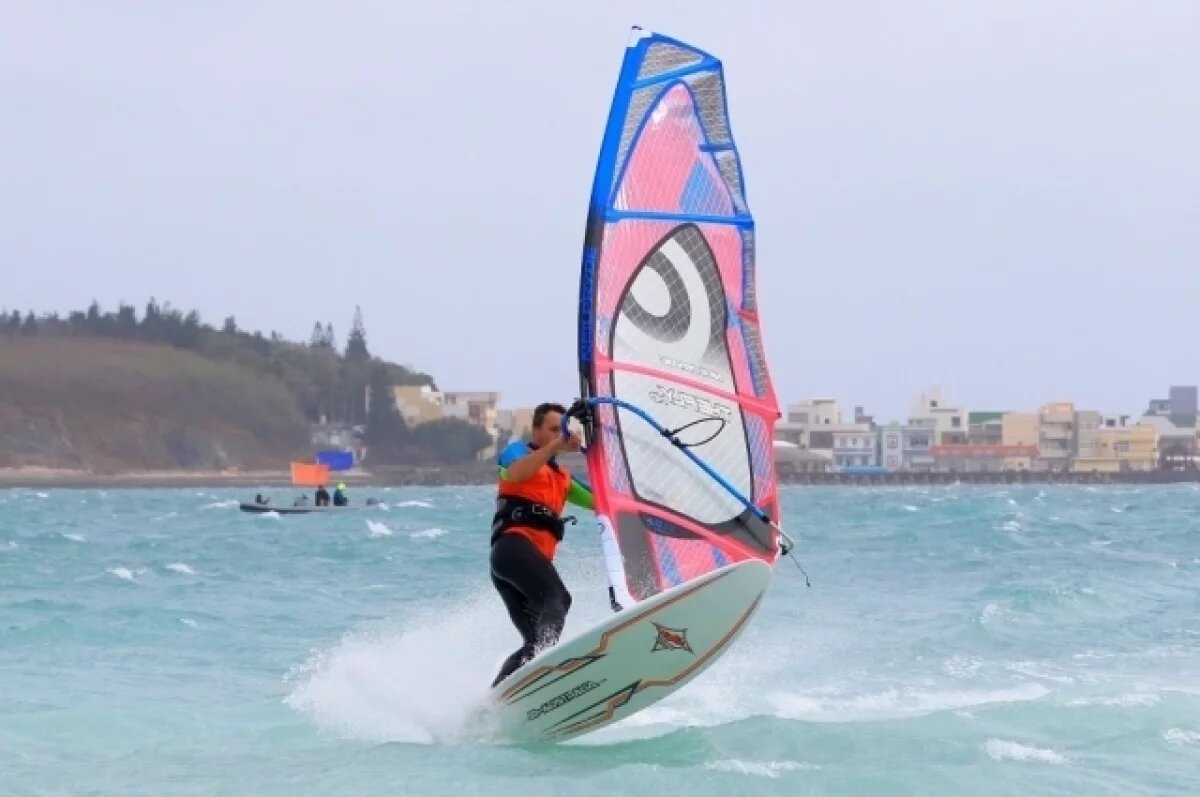    Серебро чемпионата Азии по виндсерфингу завоевал спортсмен из Приморья