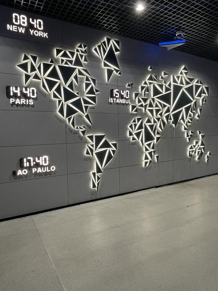 Потолок Грильято - сохраняет объём помещения, что хорошо для вентиляции - сохраняется и объём воздуха