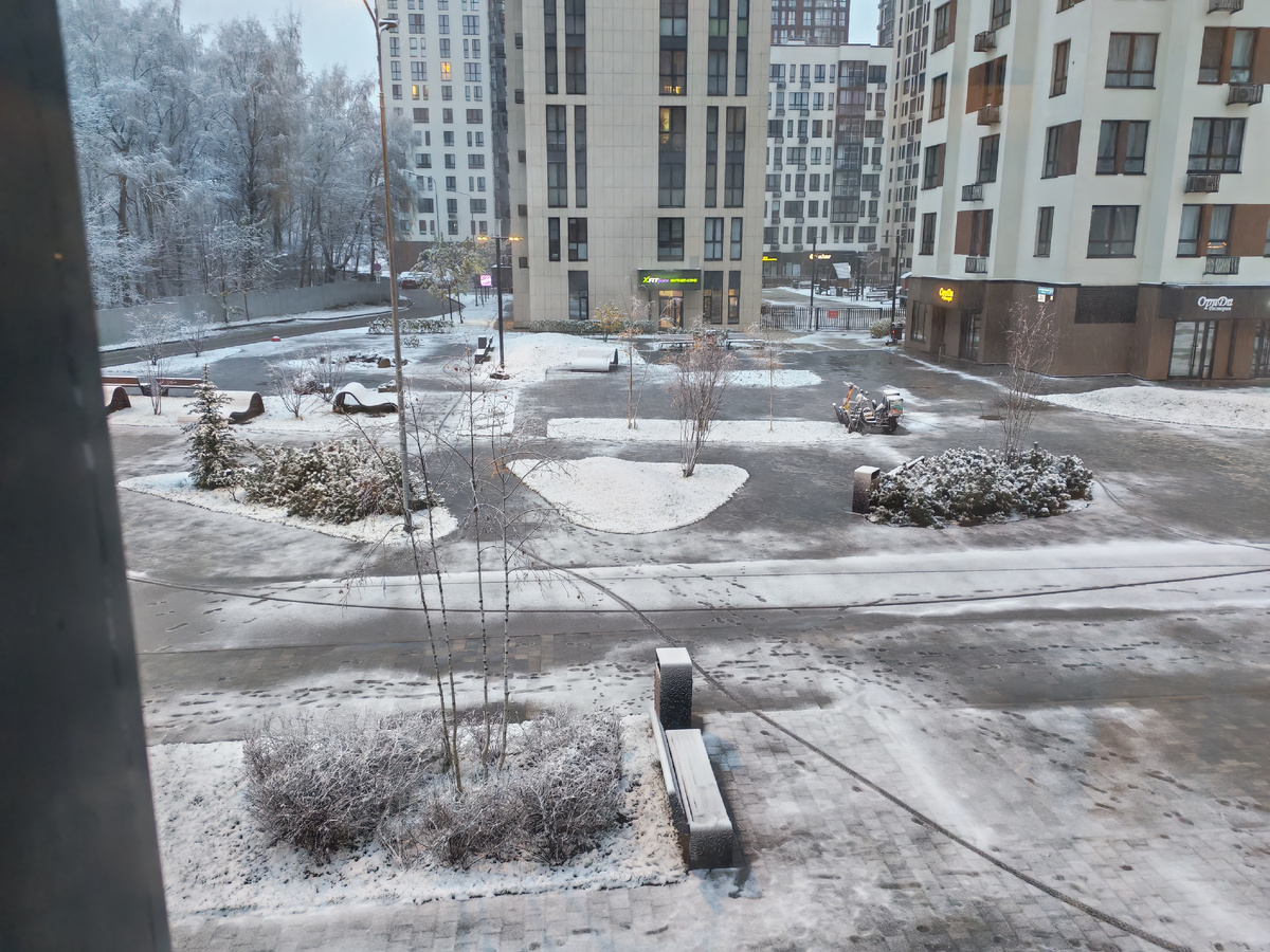 Первый снег в нашем городе. 15.11.2025г