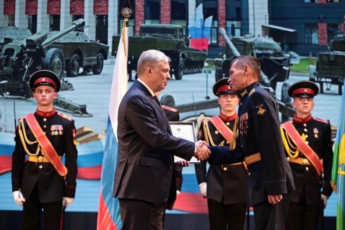    Ульяновскому суворовскому училищу исполнилось 34 года