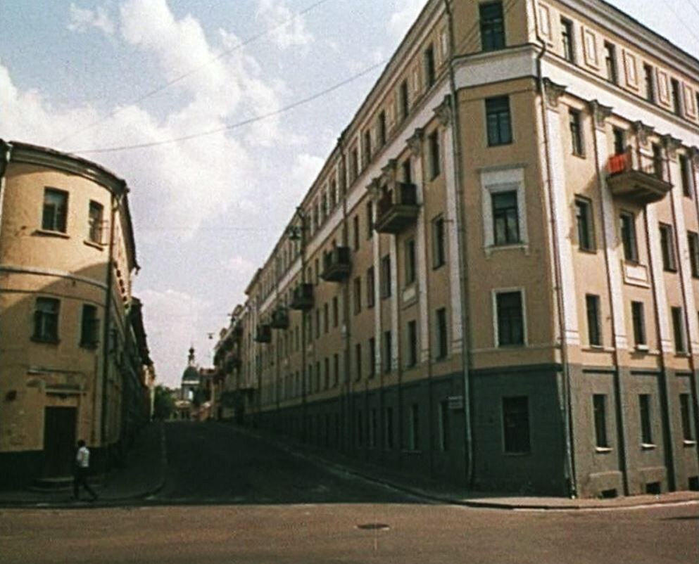 "Дом-утюг" на Хитровке.